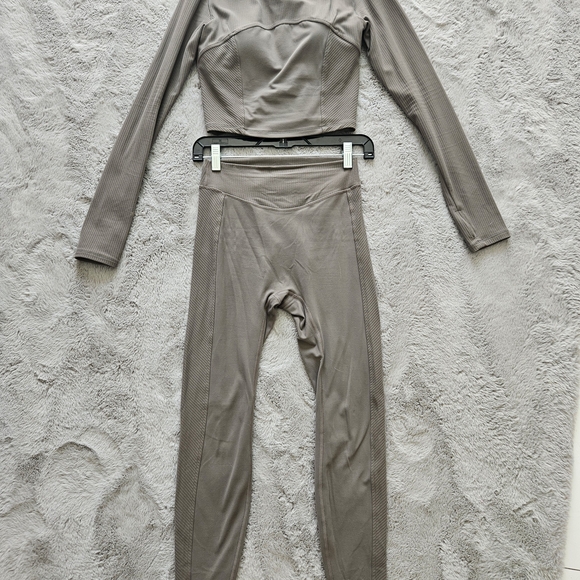 Glowmode Ribbed Panel Activewear Set - Picture 3 of 8